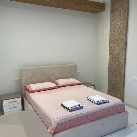 Blanco Lejlighed Tirana